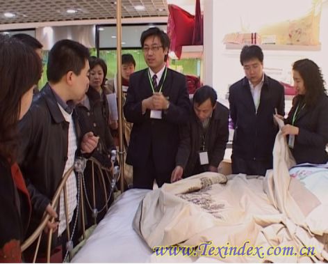 ���07��·��ɯ����Ʒ�l(f��)����ʢ�r��ǰ