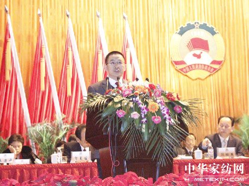 蝶依斕董事長在政協(xié)大會上建言