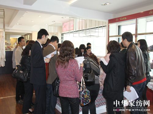 �Ϸ����2011�ﶬ��Ʒ�u(p��ng)����(hu��)���_