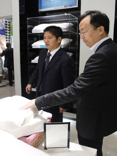 Pʢ{(ln){(dio)paisley׌vw