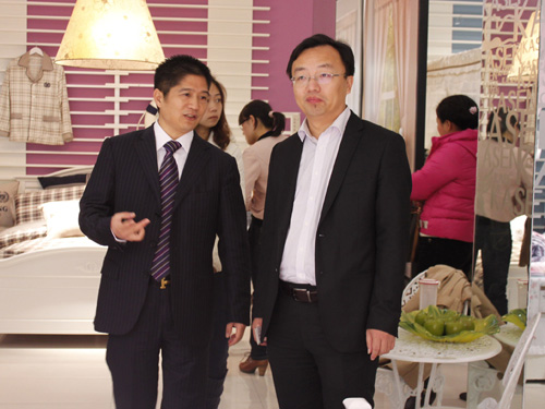 Pʢ{(ln){(dio)paisley׌vw