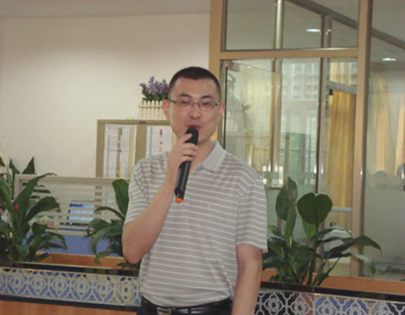 圖美商學(xué)院揭牌成立