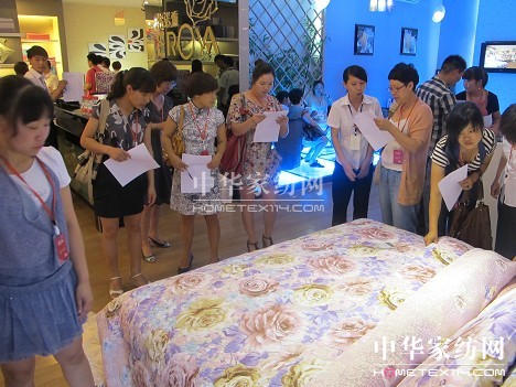 2012ZšA•δ̕(hu)AMɹ