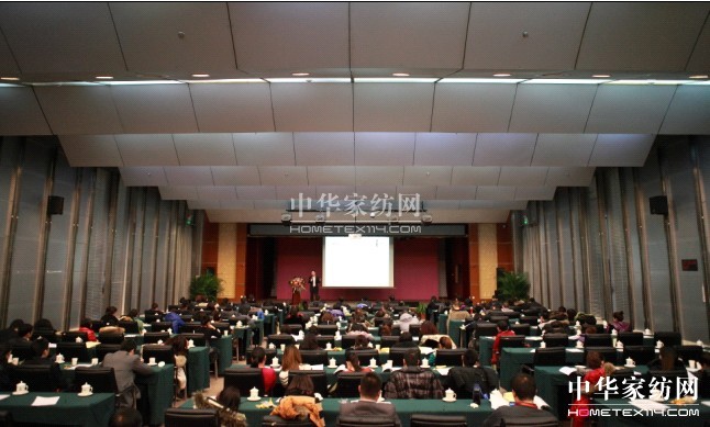 提籟雅2013春夏新品發(fā)布會(huì)召開(kāi)