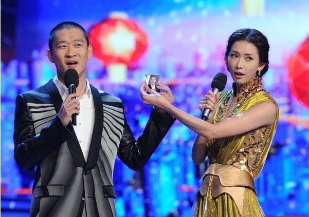 林志玲錄北京臺(tái)春晚與曹云金搭檔