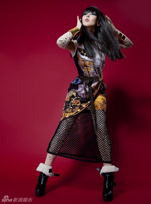 孫悅異域風情寫真曝光 展辣媽魅力