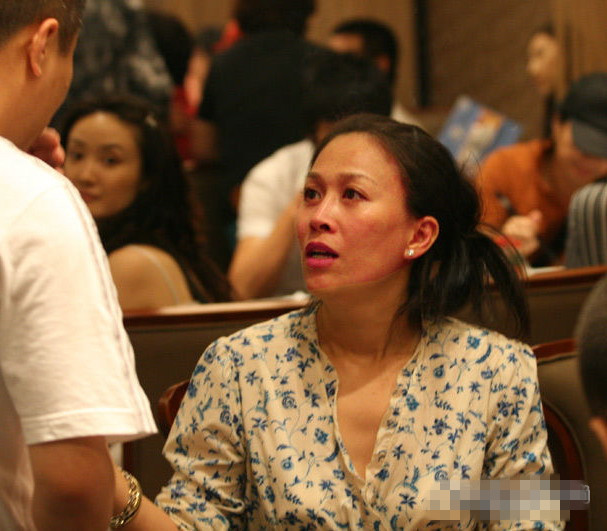 女星最新震撼素顏陶虹老態(tài)驚人