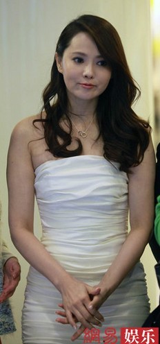 伊能靜出席活動(dòng)遲到3h10min速閃