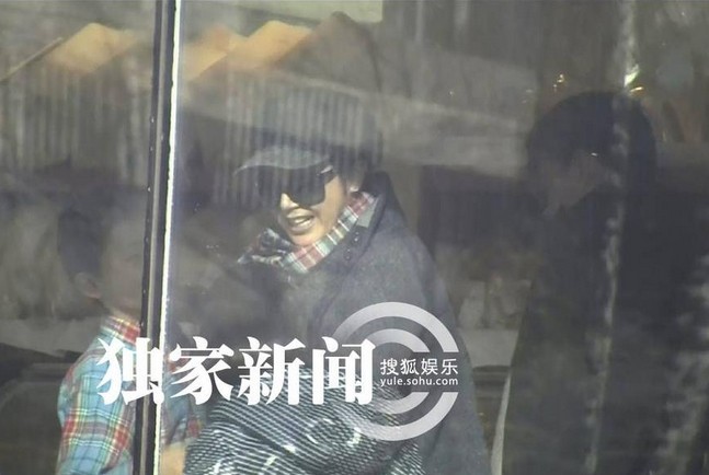 蔣雯麗攜兒女 與好友喝下午茶