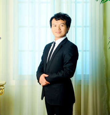 服裝講師何軍:服裝行業(yè)危機尋找崛起模式