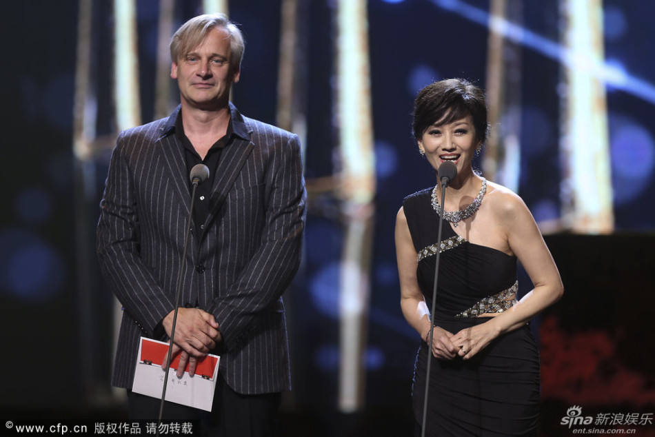 趙雅芝與克里斯-克勞斯頒獎