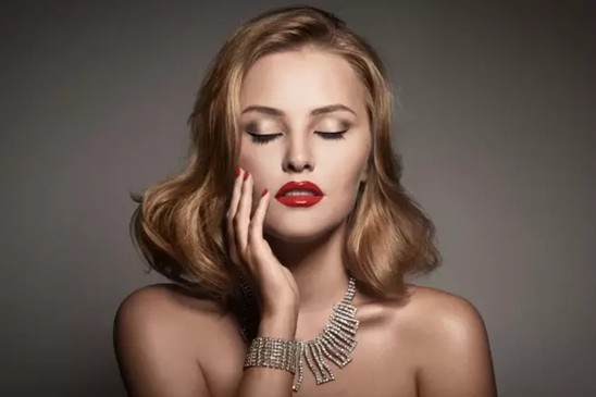 Ů@ӟɵzDzS+Ů(li)