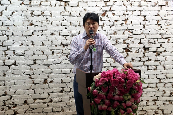 `Ҋ----FEELINGƷưl(f)ڱHˇg@^(q)e