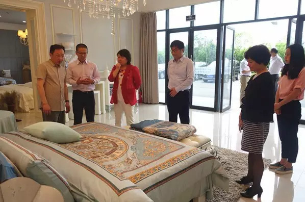 ЇҼf(xi)K_(d)F(tun)^W(xu)(x)