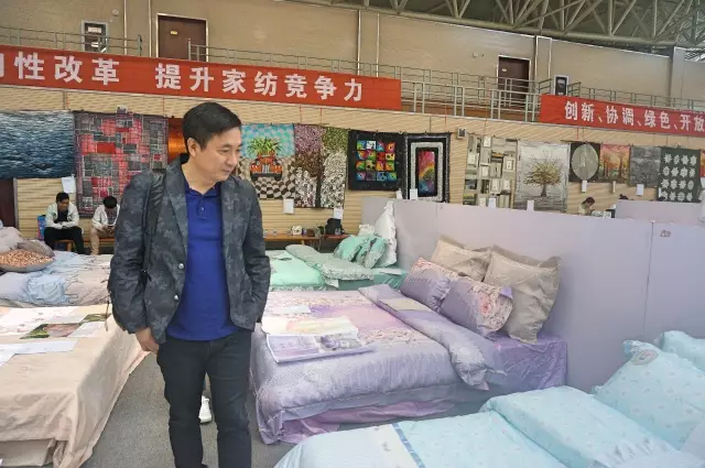 Ҹζϯͨ300Ҽa(chn)ƷŮʣ