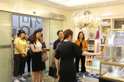 ƥR޴Ʒ㽭족F(tun)w(bio)(zhn)ƶ(dng)ӑ(hu)ڲҼ_(ki)