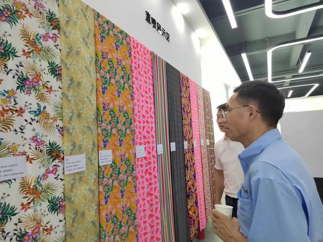 ʼƷ(sh)aӡˇչʾĳɹĻF(xin)(chng)l(f)ذƷ